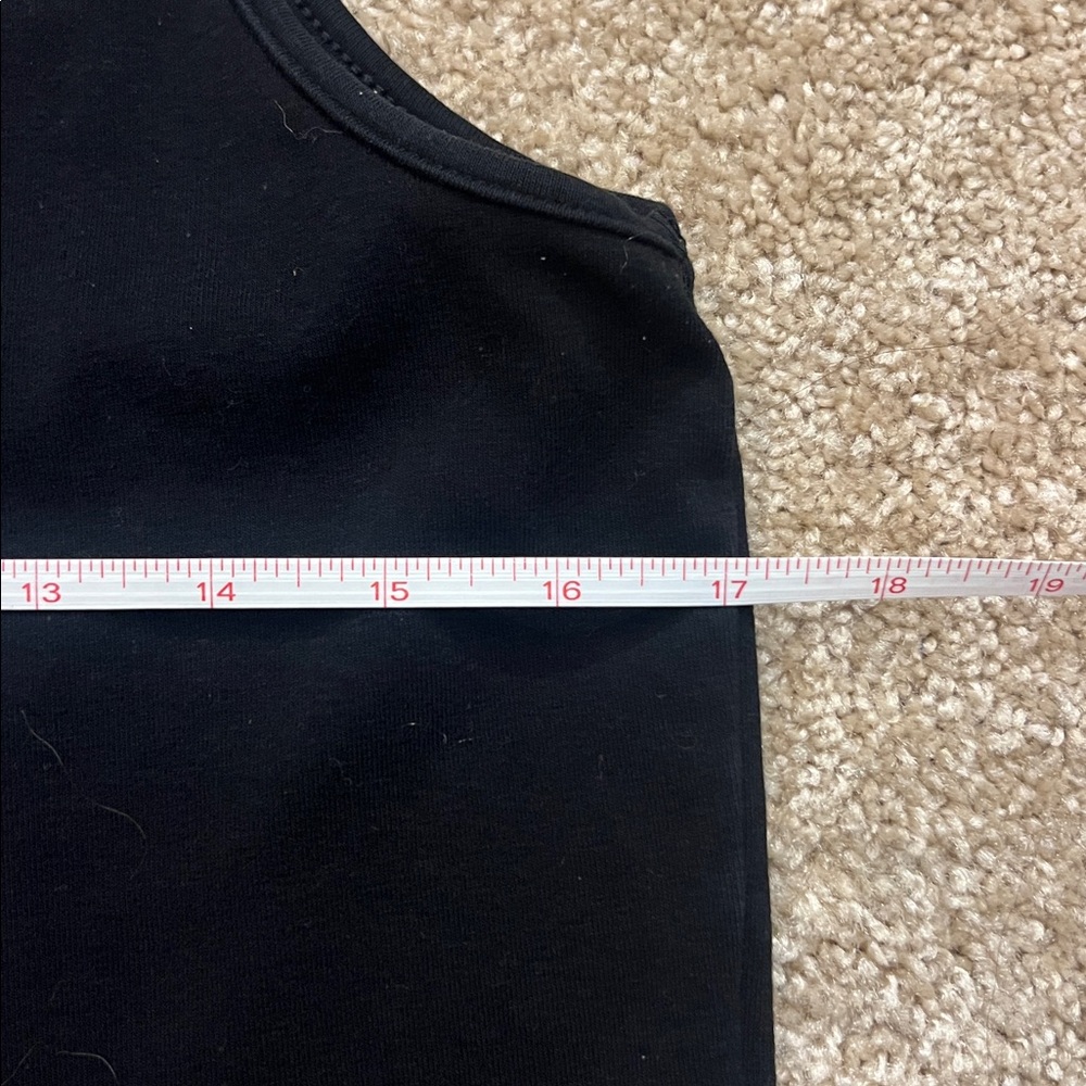 Good American Notched Neck Crop Tank Black Sleeveless Tank Size 4 XL - Picture 7 of 9